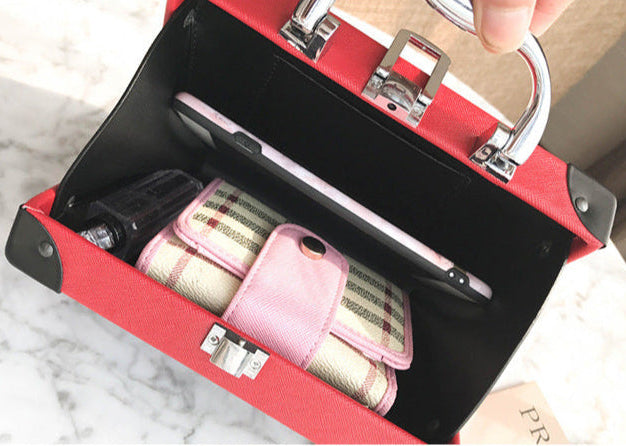 Retro Boombox-Shaped Handbag