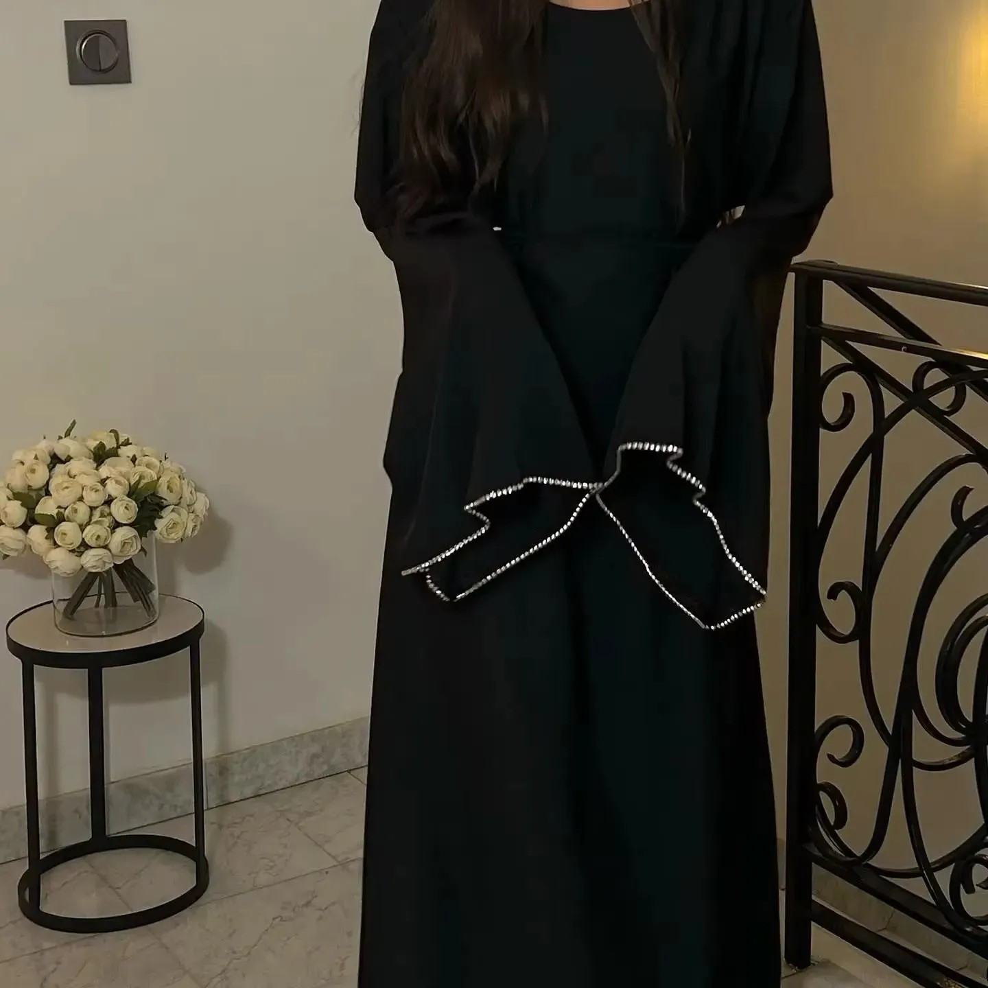 Loose Cuff Chain Abaya