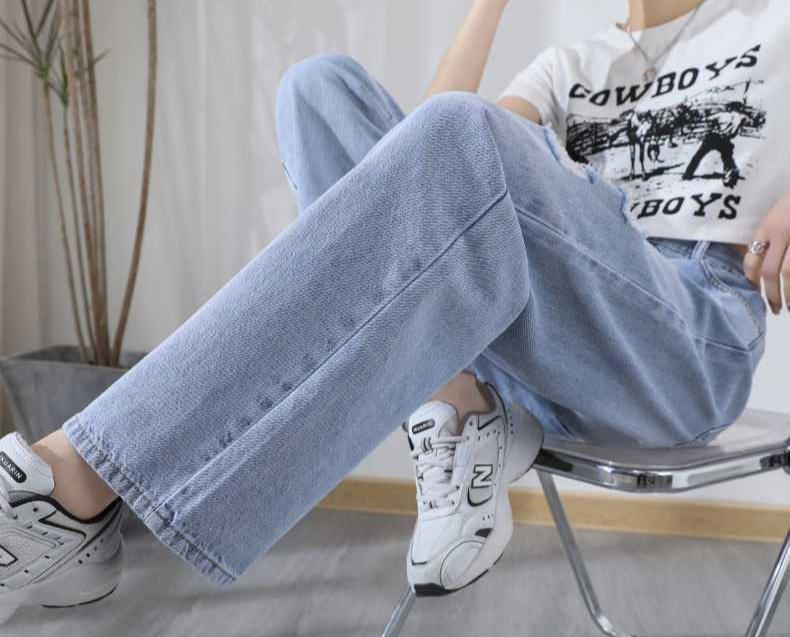 Loose Fit Ripped High-Waisted Jeans for Women