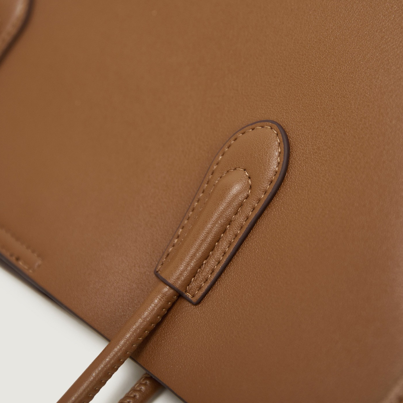 Minimalist Shoulder Tote – Genuine Cowhide Leather