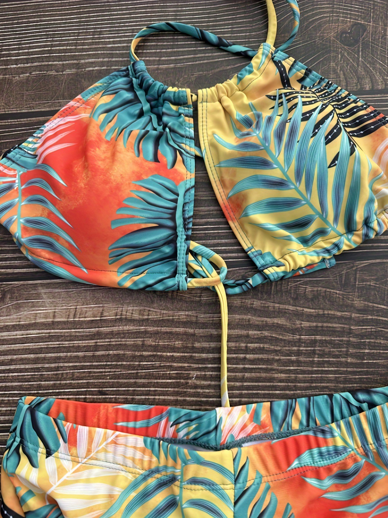 2-Piece Tropical Leaf Print Swimsuit