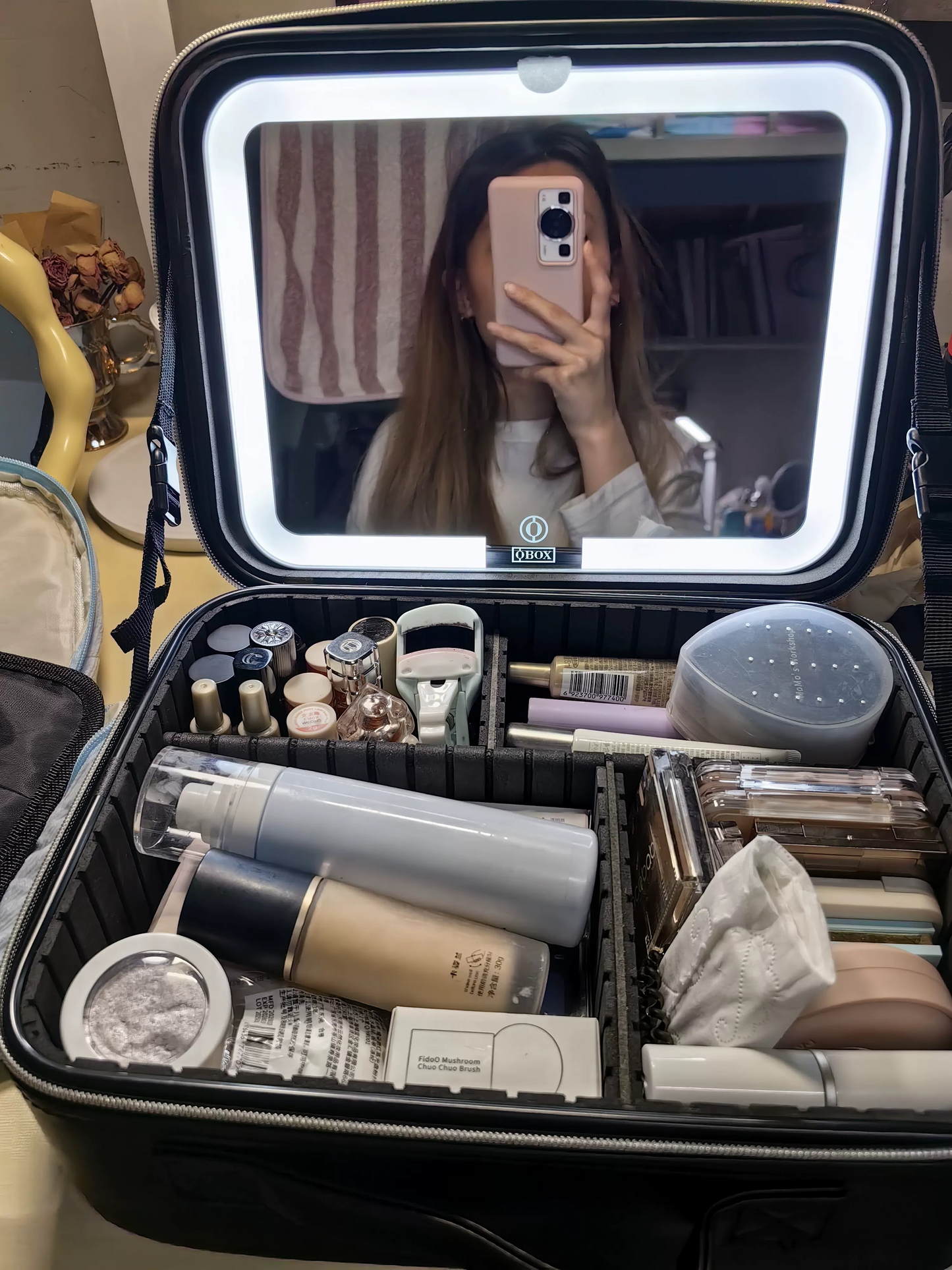 Portable Travel Makeup Case with Built-in LED Lighted Mirror