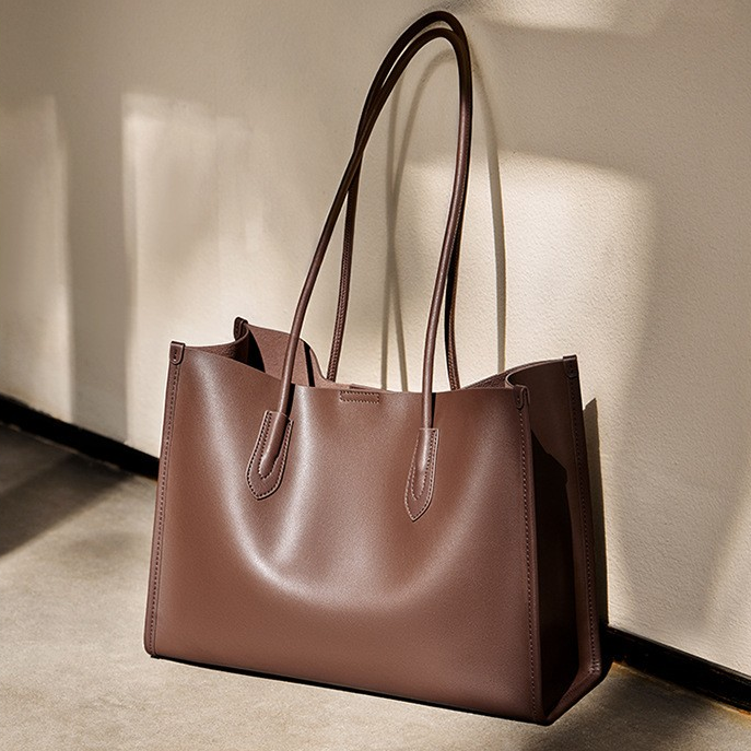 Minimalist Shoulder Tote – Genuine Cowhide Leather